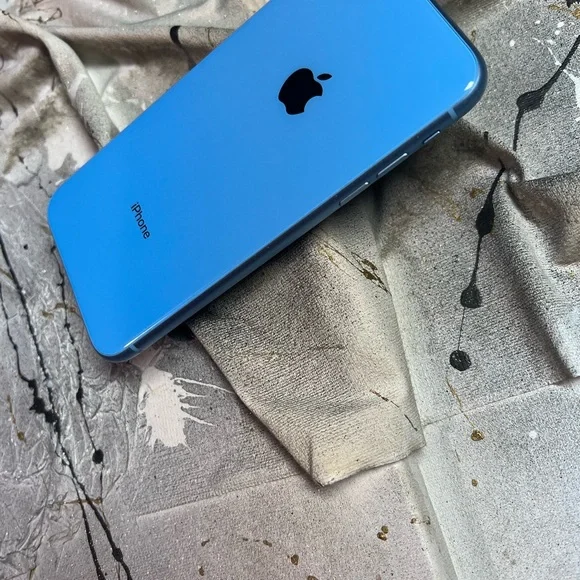 Apple iPhone XR 64 GBLight Blue Straight Talk Great